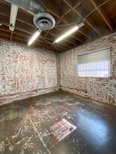 2233 Barry Ave, Los Angeles, CA à louer Photo intérieure– Image 2 sur 5