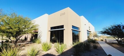 2065 S Cooper Rd, Chandler, AZ à louer Photo de l’immeuble– Image 2 sur 9