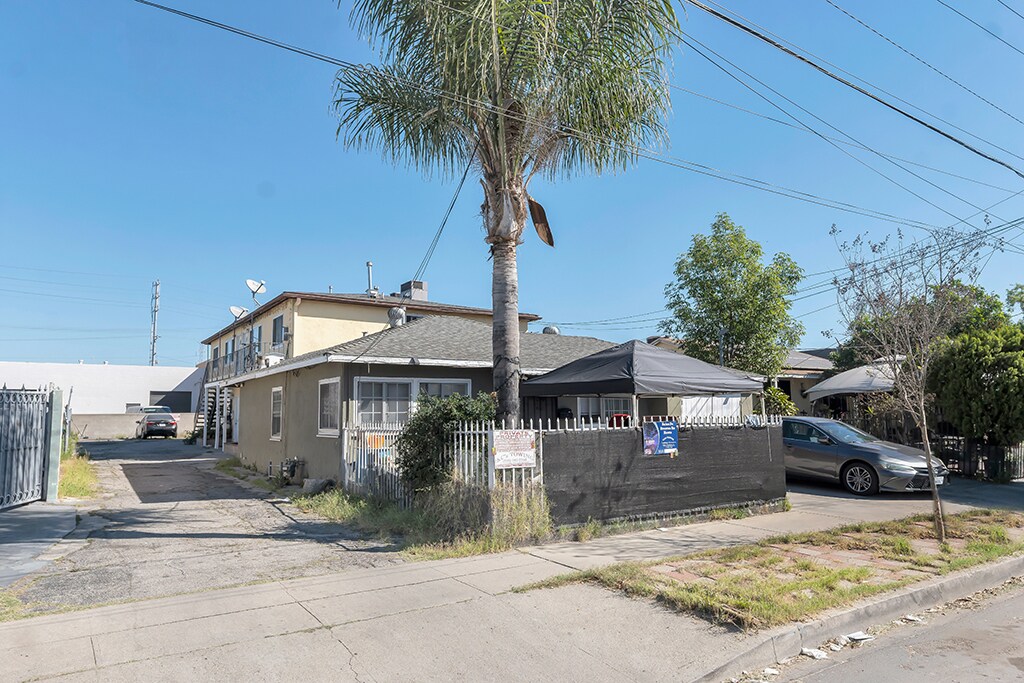 11853 Hart St, North Hollywood, CA à vendre Photo principale– Image 1 sur 45