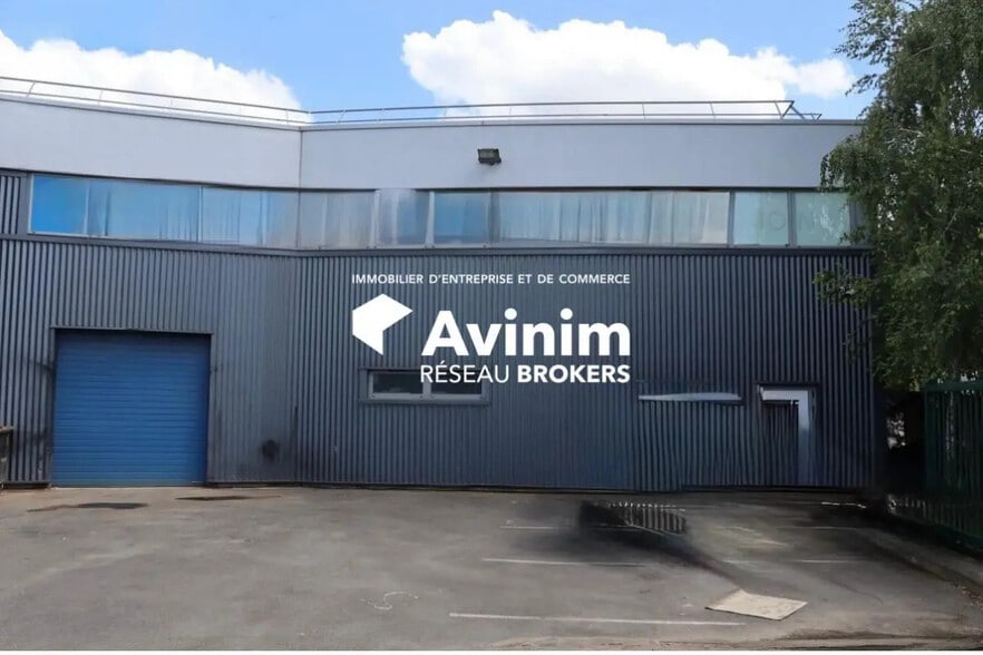 Industriel/Logistique dans Stains à vendre - Photo de l’immeuble – Image 1 sur 11