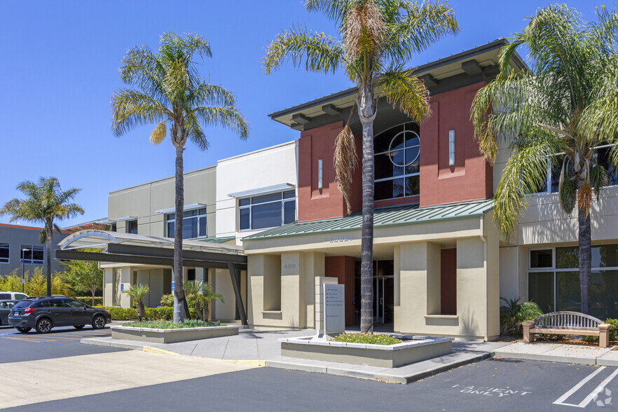 689 Tank Farm Rd, San Luis Obispo, CA à louer - Photo de l’immeuble – Image 3 sur 11