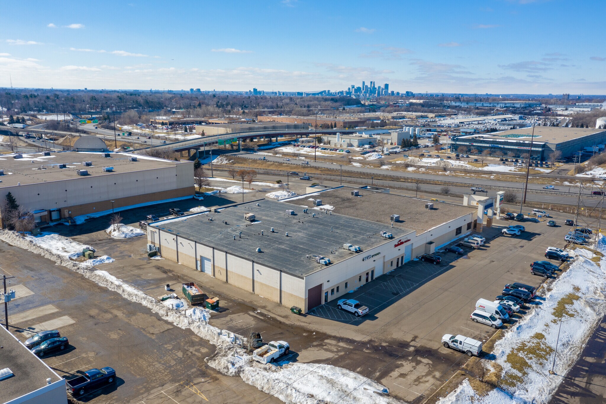 2500 Cleveland Ave N, Roseville, MN à louer Photo principale– Image 1 sur 12