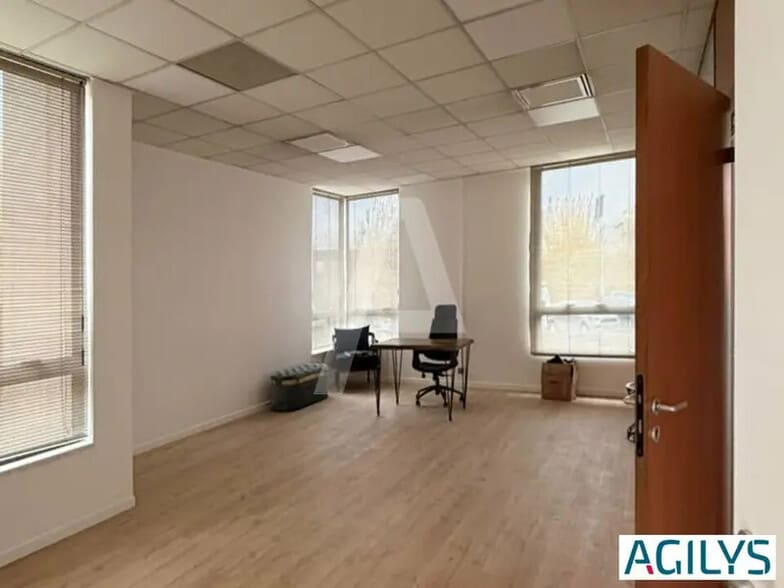 23 Rue Du Saule Trapu, Massy à louer - Photo intérieure – Image 3 sur 10