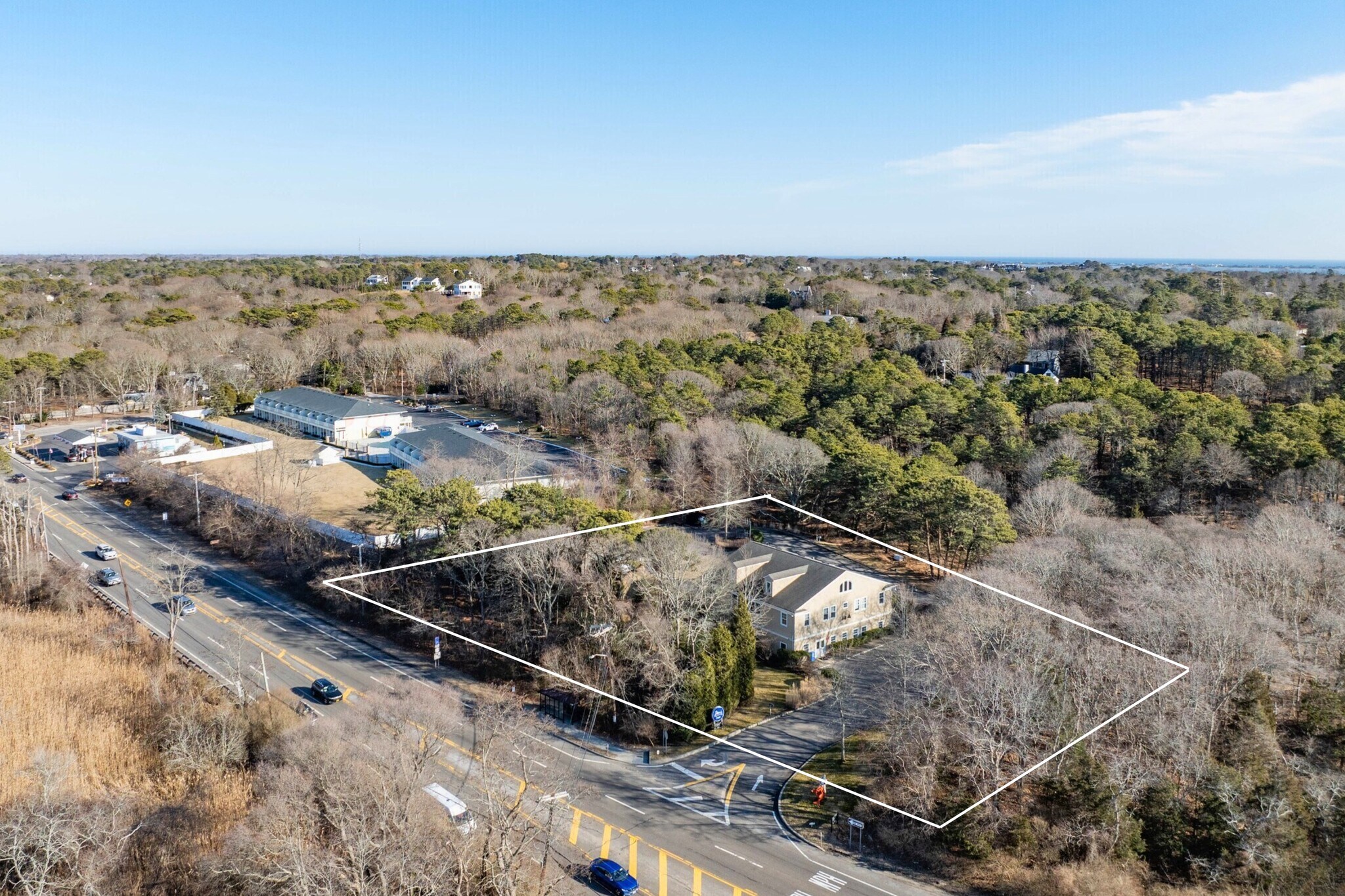 2036 County Road 39, Southampton, NY à vendre Photo de l’immeuble– Image 1 sur 19