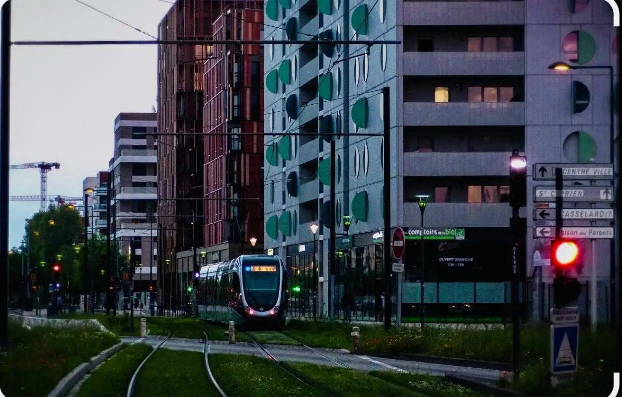 Local commercial dans Toulouse à vendre Photo de l’immeuble– Image 1 sur 2