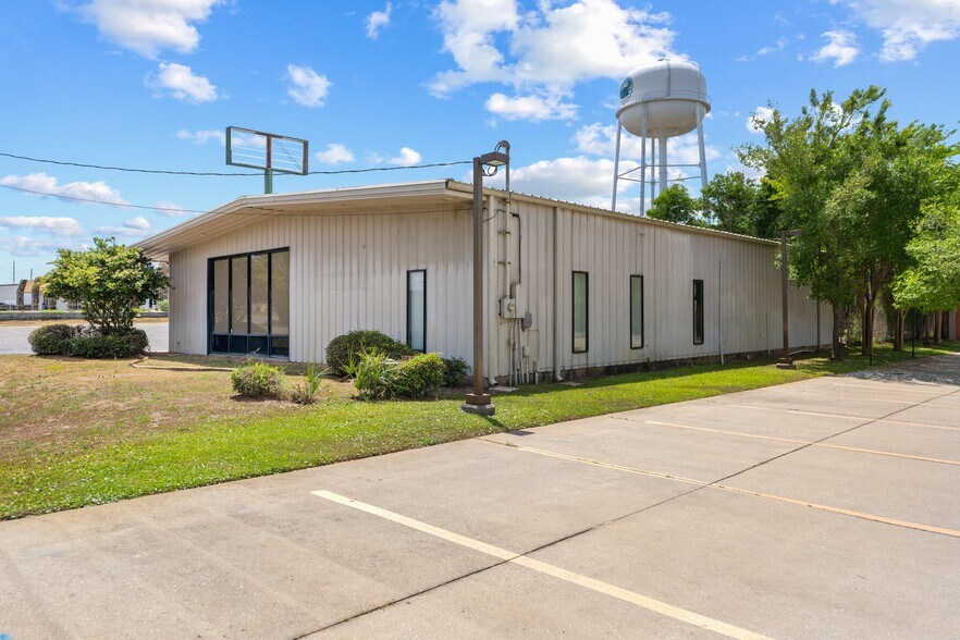 214 Jonquil Ave, Fort Walton Beach, FL à louer - Photo de l’immeuble – Image 1 sur 11