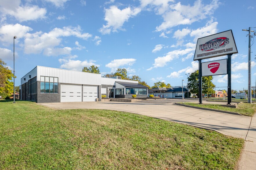 944 State Route 28, Milford, OH à vendre - Photo de l’immeuble – Image 2 sur 30