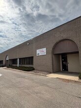 70-130 Sea Ln, Farmingdale, NY à louer Photo intérieure– Image 1 sur 5