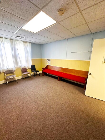 9801 Cooper Church Dr, Louisville, KY à vendre - Photo de l’immeuble – Image 3 sur 11