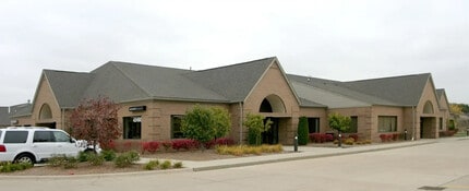 42550 Garfield Rd, Clinton Township, MI à louer Photo intérieure– Image 1 sur 1