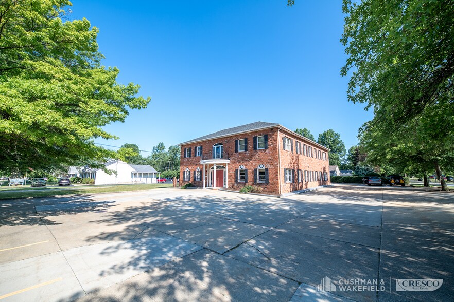 5555 Mayfield Rd, Cleveland, OH à vendre - Photo de l’immeuble – Image 3 sur 19