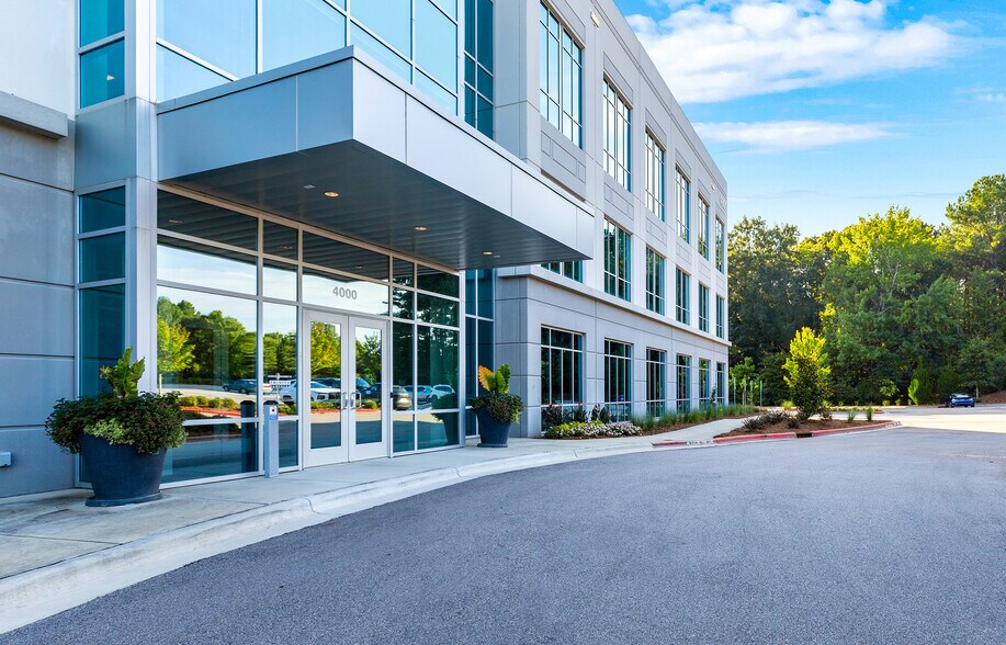 4000 Paramount Pky, Morrisville, NC à louer - Photo de l’immeuble – Image 3 sur 16
