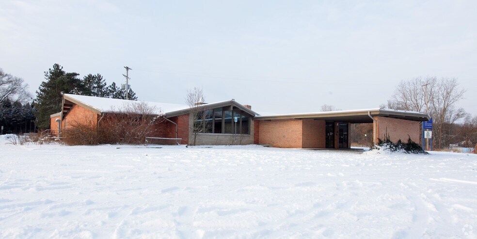 10441 Shaver Rd, Portage, MI à louer - Photo de l’immeuble – Image 2 sur 6