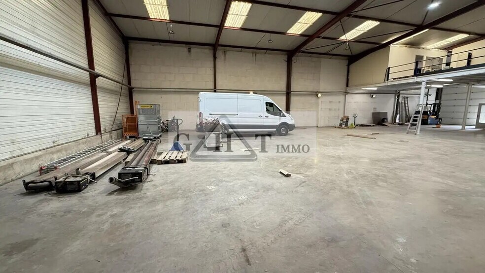 Industriel/Logistique dans Nanteuil-lès-Meaux à louer - Photo de l’immeuble – Image 2 sur 13