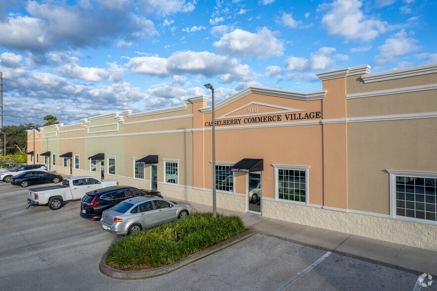 910 Belle Ave, Casselberry, FL à vendre - Photo principale – Image 1 sur 25
