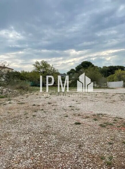 Terrain dans Septèmes-les-Vallons à louer - Photo de l’immeuble – Image 3 sur 5