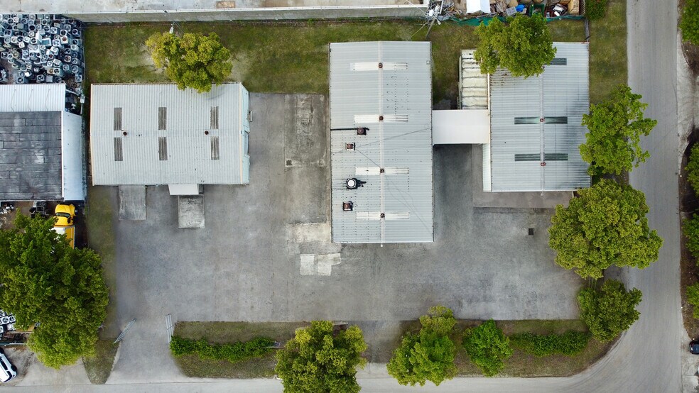 1801-1825 NW 22nd St, Pompano Beach, FL à louer - Photo de l’immeuble – Image 2 sur 6