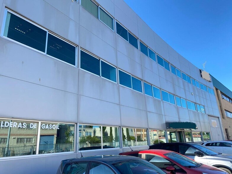 Industriel/Logistique dans Getafe, Madrid à vendre - Photo de l’immeuble – Image 1 sur 14