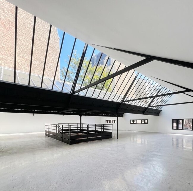 Plus de détails pour 131 Boulevard Saint-Michel, Paris - Bureau, Local commercial à louer
