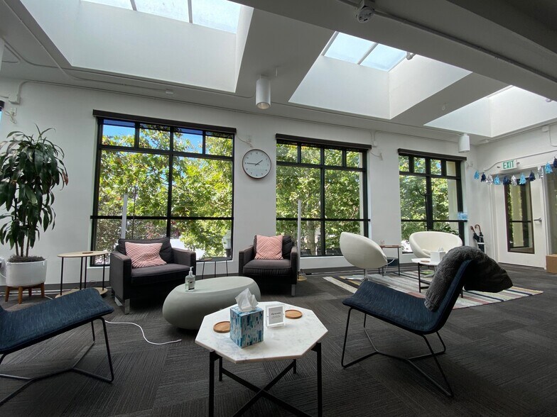 153 Castro St, Mountain View, CA à louer - Photo de l’immeuble – Image 3 sur 17