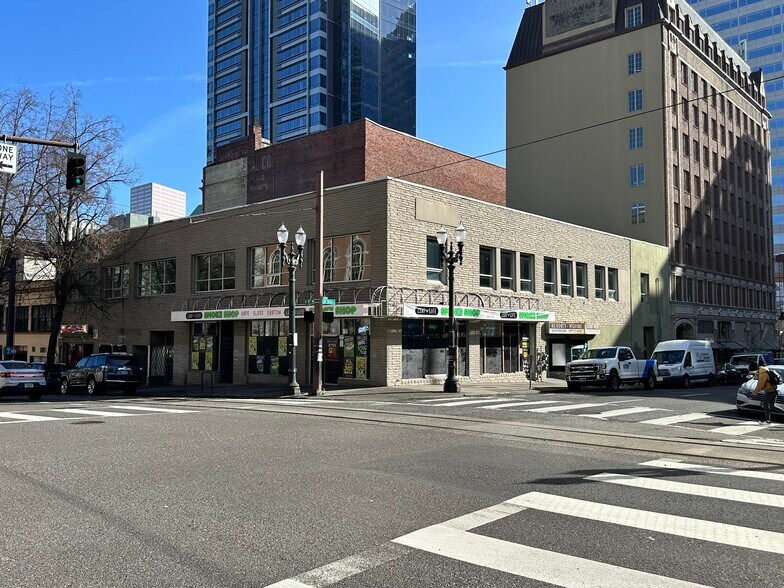 822-838 SW 10th Ave, Portland, OR à louer - Photo de l’immeuble – Image 3 sur 7