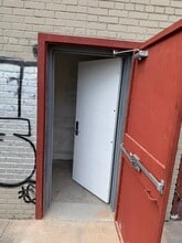 194 Seigel St, Brooklyn, NY à louer Photo intérieure– Image 2 sur 6