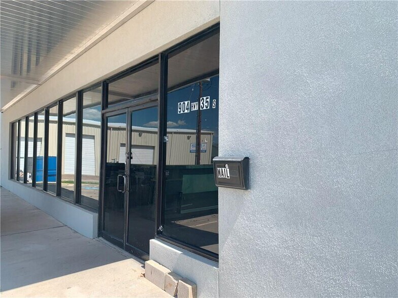 904 Highway 35 S, Rockport, TX à vendre - Photo de l’immeuble – Image 2 sur 14