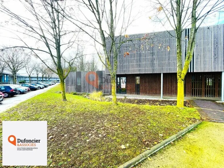 Bureau dans Chasseneuil-du-Poitou à louer - Photo de l’immeuble – Image 3 sur 4