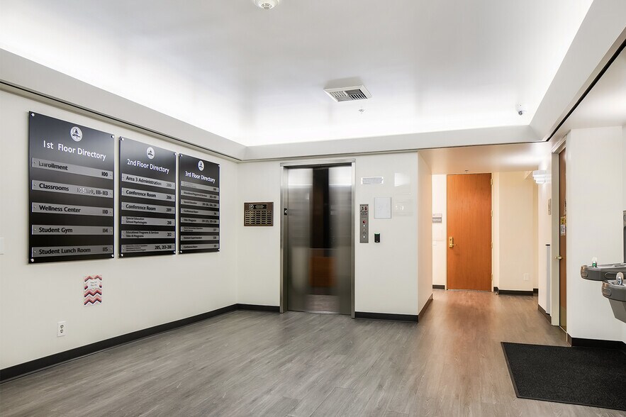 601 S Lewis St, Orange, CA à vendre - Photo de l’immeuble – Image 2 sur 18