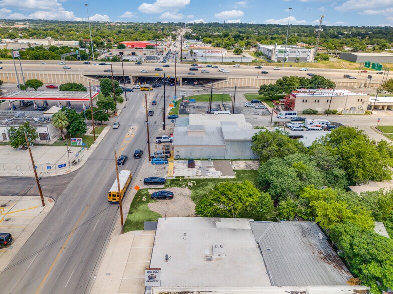 1416 W Hildebrand Ave, San Antonio, TX à vendre - Photo de l’immeuble – Image 2 sur 13