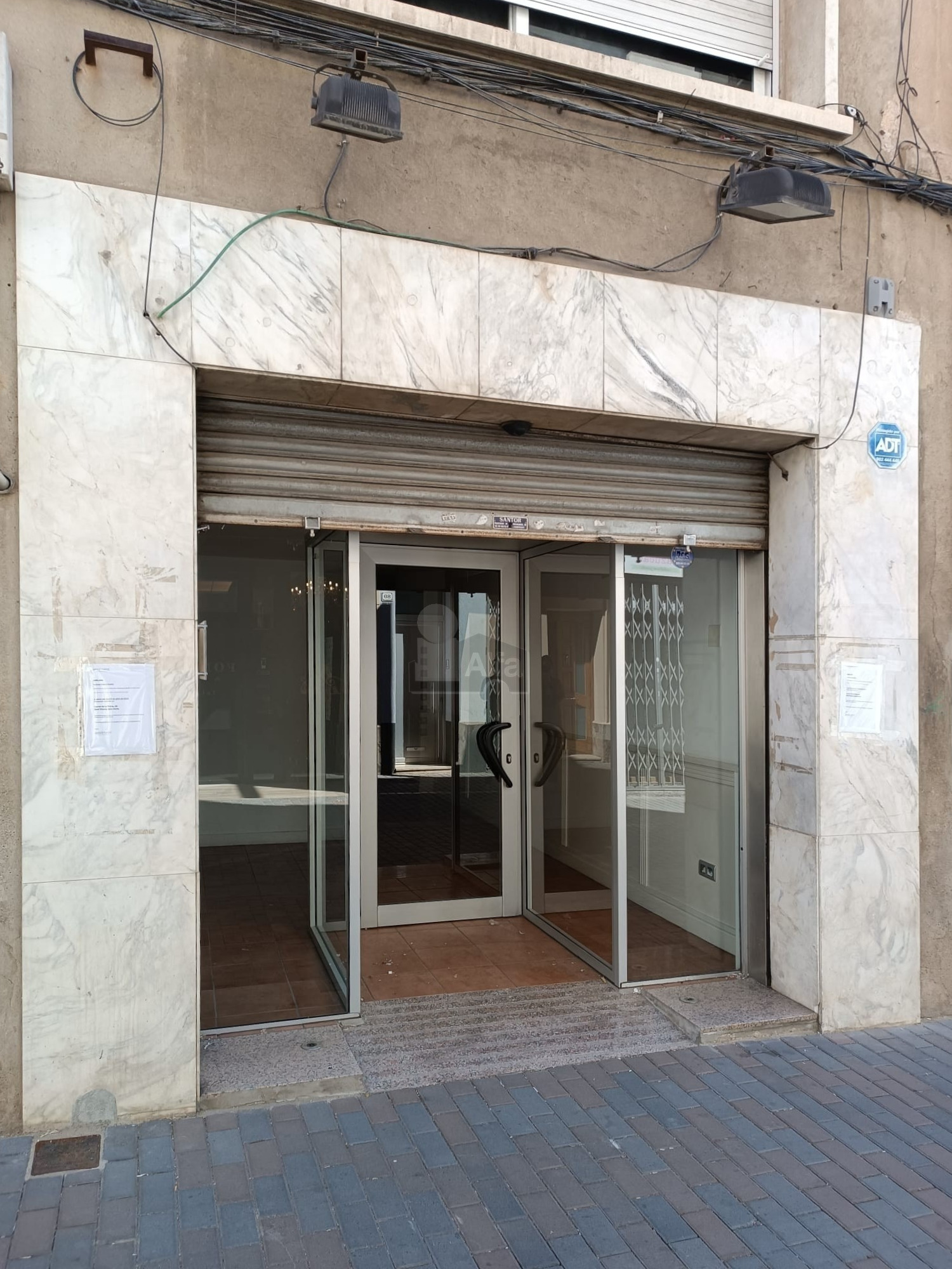 Local commercial dans Sant Vicenç dels Horts, Barcelona à louer Photo de l’immeuble– Image 1 sur 5