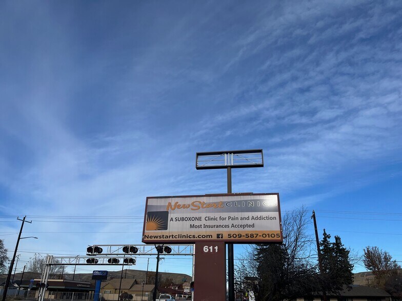 611 N 1st St, Yakima, WA à vendre - Photo de l’immeuble – Image 2 sur 9