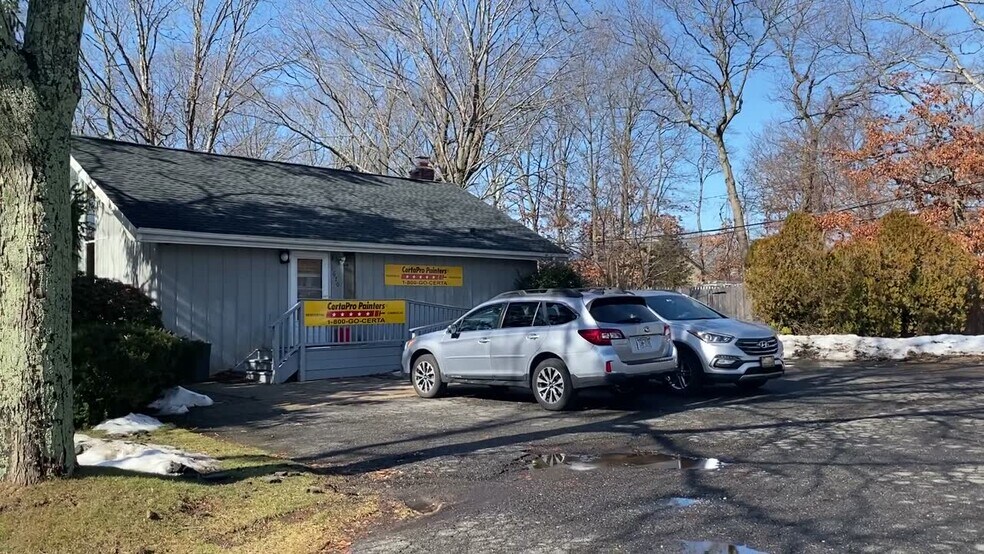 134 Wedgewood Dr, Coram, NY à vendre - Vidéo sur l’annonce professionnelle – Image 2 sur 10