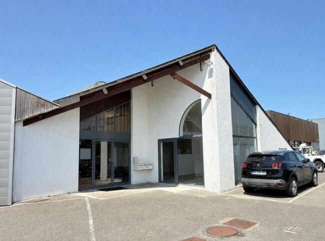 Plus de détails pour Local commercial à louer