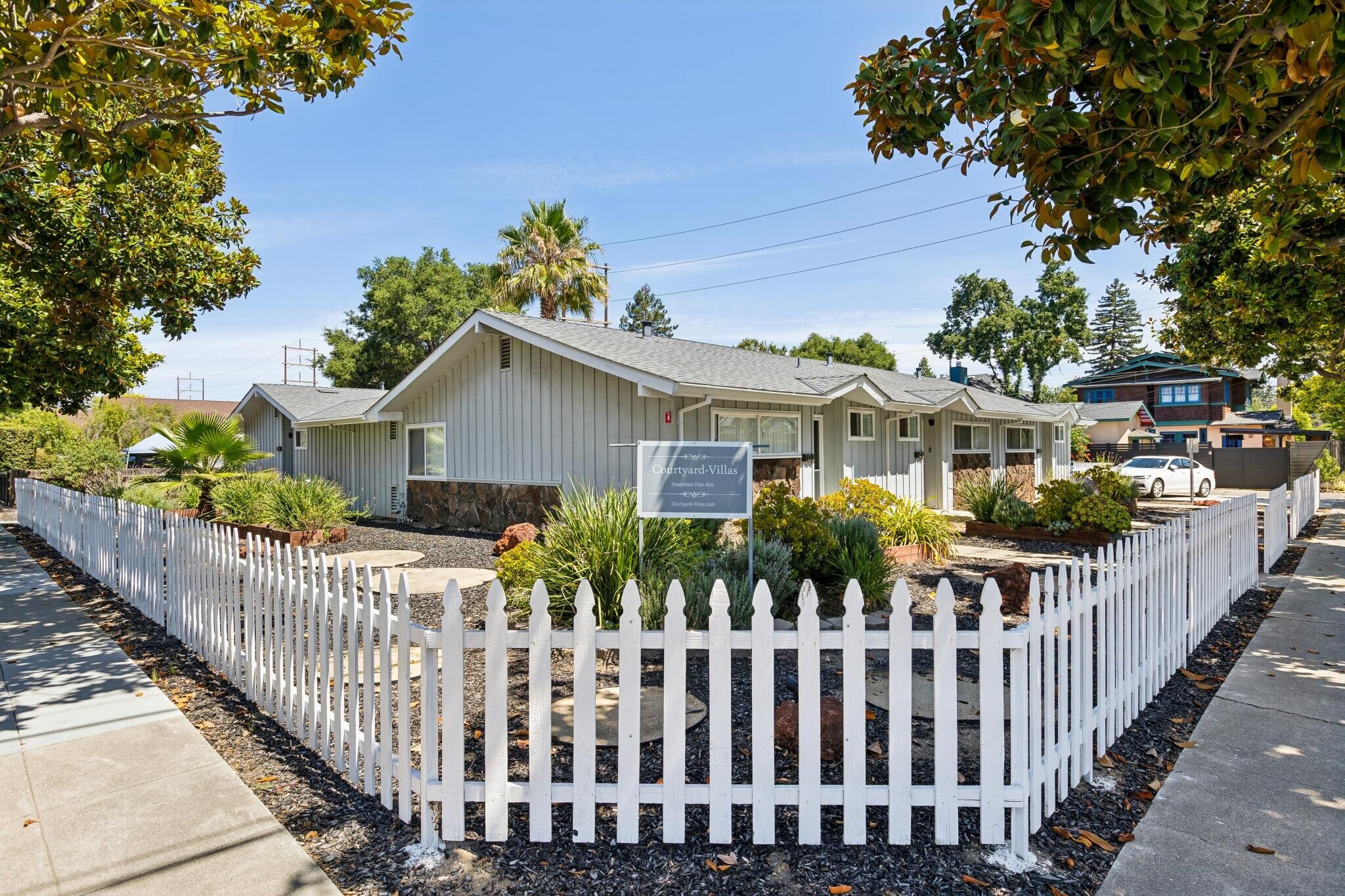 1061 Alma St, Palo Alto, CA à vendre Photo de l’immeuble– Image 1 sur 16
