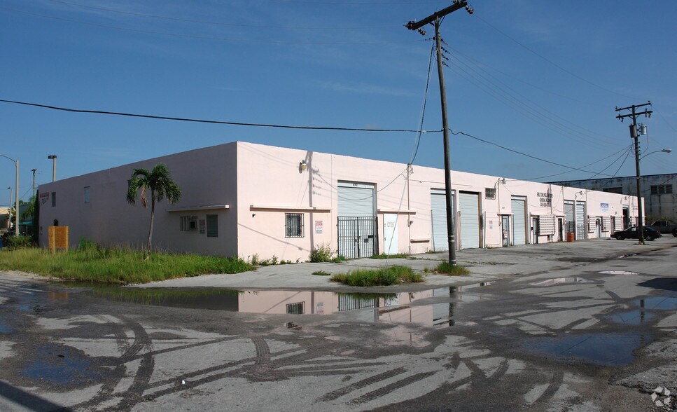 400-490 SE 11th Ave, Hialeah, FL à louer - Photo de l’immeuble – Image 3 sur 12