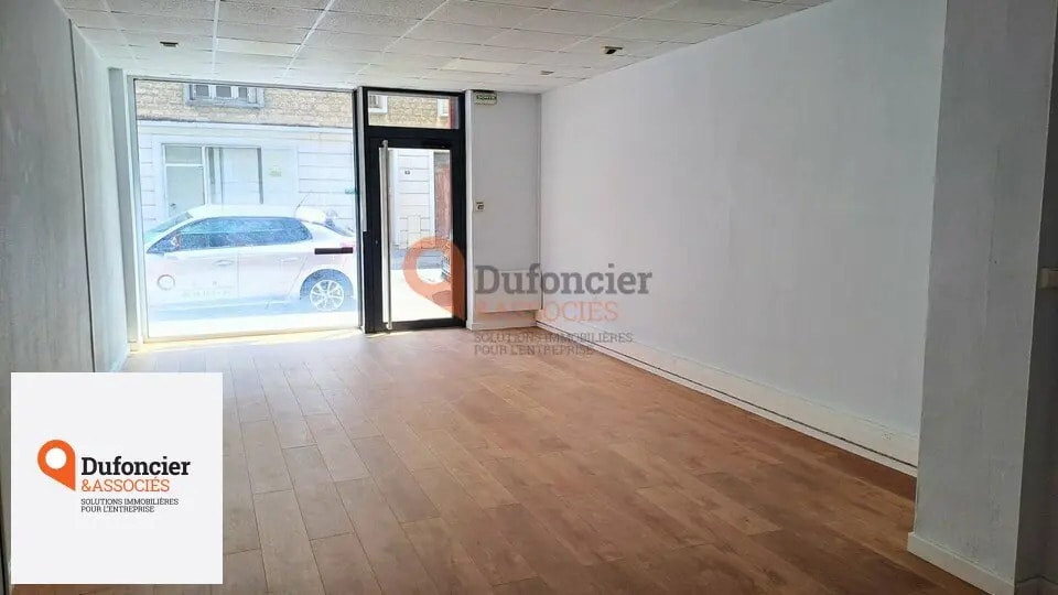 Local commercial dans Poitiers à louer - Photo de l’immeuble – Image 2 sur 4