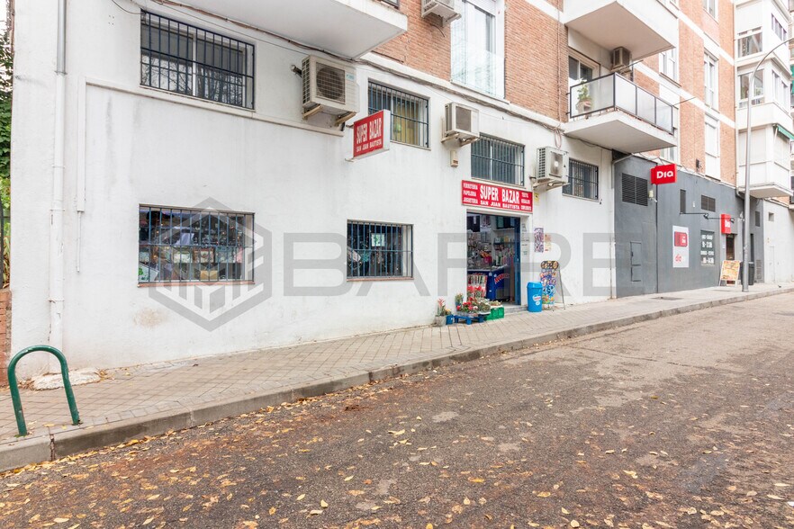 Immeuble residentiel dans Madrid, Madrid à vendre - Photo de l’immeuble – Image 2 sur 2