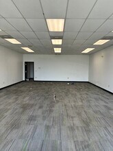 2408 W Central Ave, El Dorado, KS à louer Photo intérieure– Image 2 sur 4
