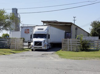 Plus de détails pour 302 Spencer Ln, San Antonio, TX - Industriel/Logistique à louer