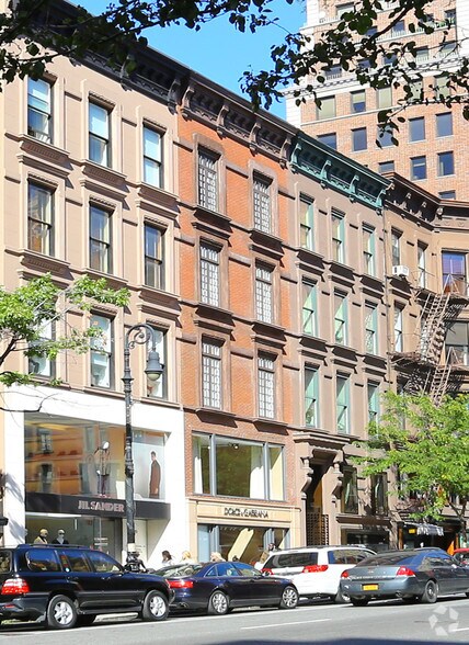 820 Madison Ave, New York, NY à louer - Photo principale – Image 1 sur 2
