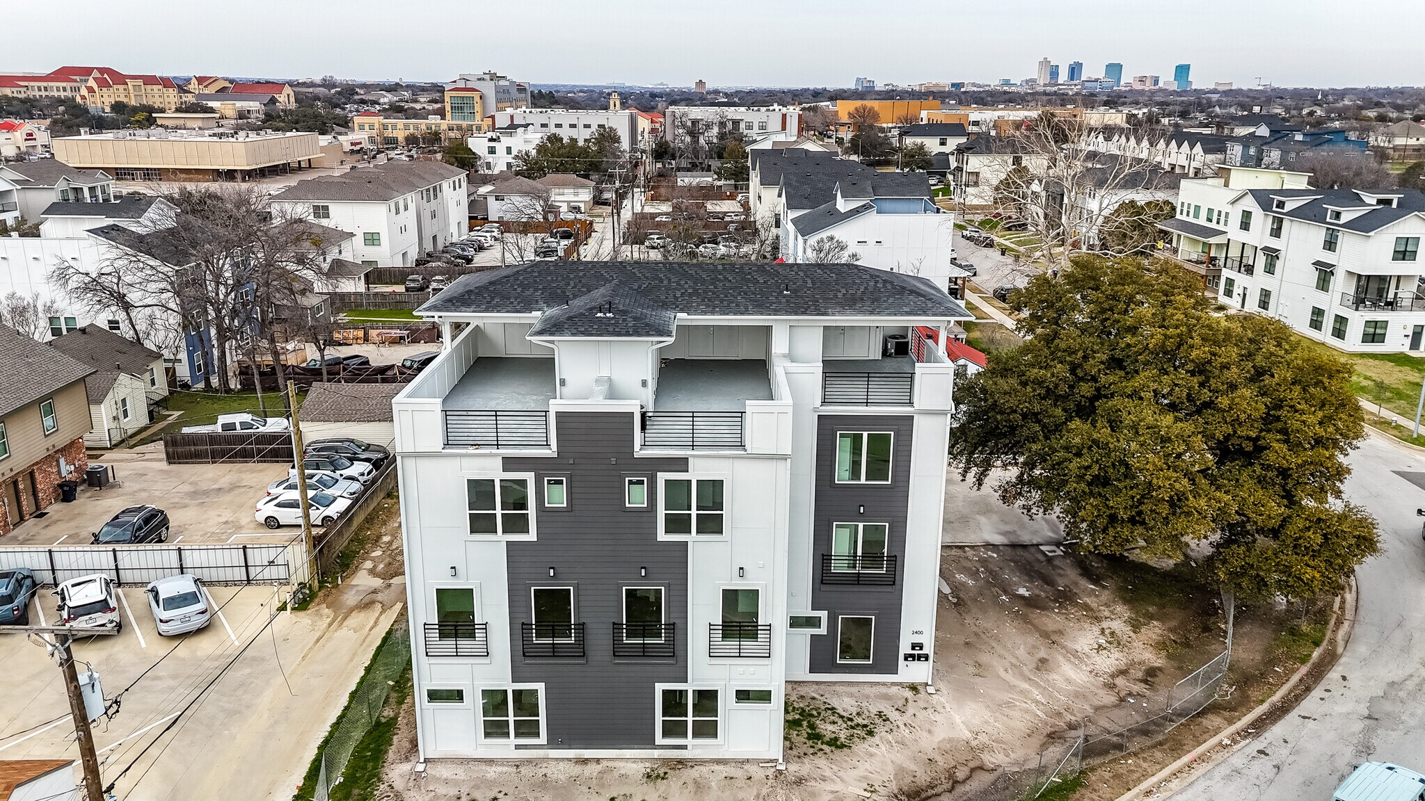 TCU Student Housing Portfolio portefeuille de 3 biens à vendre sur LoopNet.fr Photo principale– Image 1 sur 27