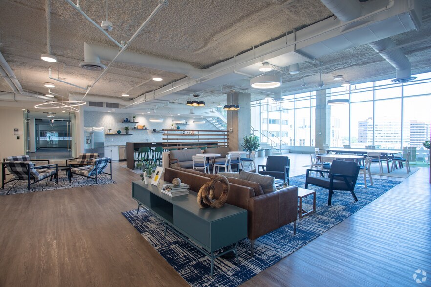1310 N Courthouse Rd, Arlington, VA à louer - Photo intérieure – Image 2 sur 19