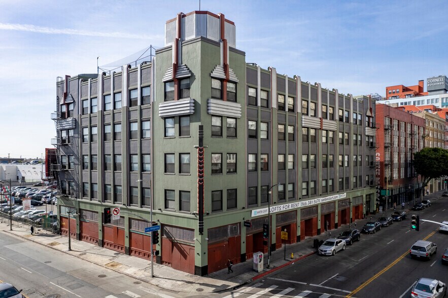 700 S Los Angeles St, Los Angeles, CA à louer - Photo de l’immeuble – Image 2 sur 14