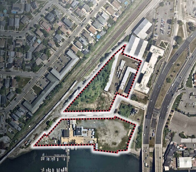 711 Railroad Pl, Island Park, NY à vendre - Aérien – Image 1 sur 1