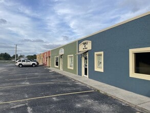 1205-1217 SE Dixie Cutoff Rd, Stuart, FL à louer Photo intérieure– Image 1 sur 4