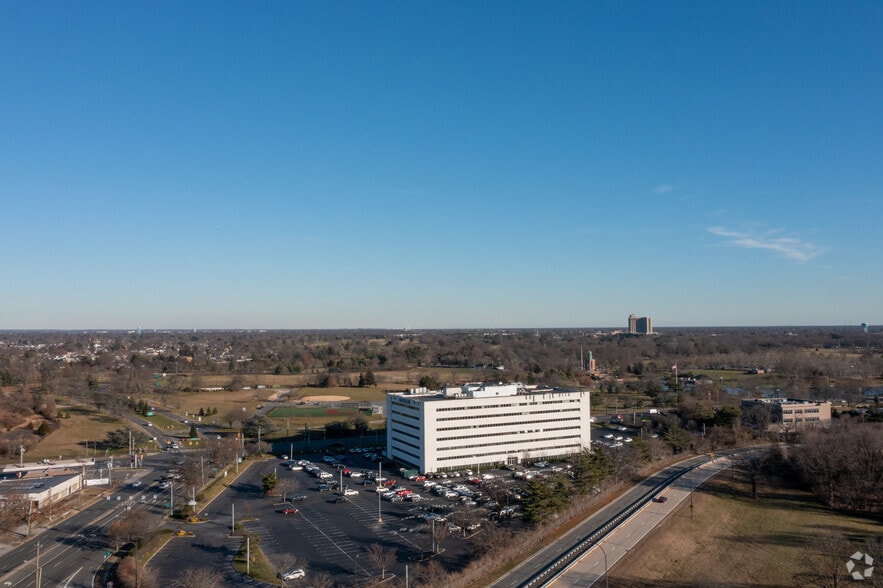 1600 Stewart Ave, Westbury, NY à louer - Aérien – Image 2 sur 18