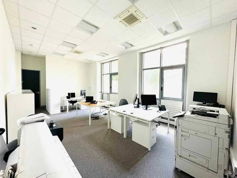 Bureau dans Levallois-Perret à louer - Photo de l’immeuble – Image 2 sur 5