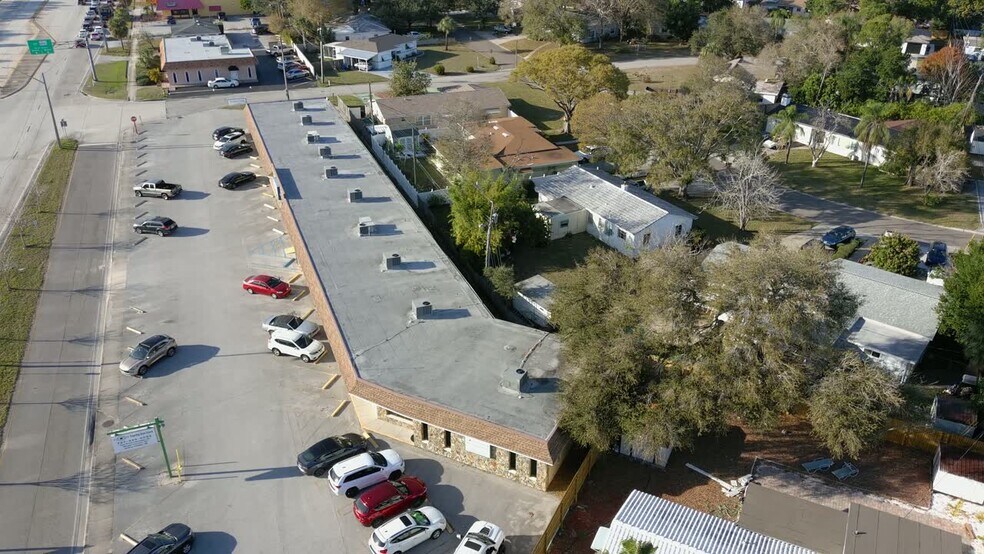 1907 Tyrone Blvd N, Saint Petersburg, FL à louer - Vidéo sur l’annonce professionnelle – Image 2 sur 24