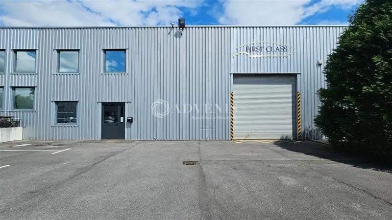 Industriel/Logistique dans Roncq à louer - Photo de l’immeuble – Image 2 sur 13